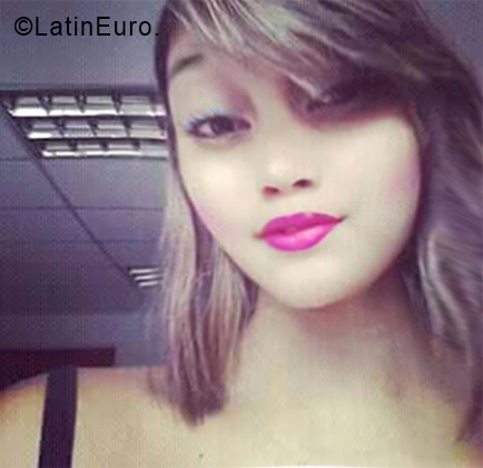 Date this gorgeous Venezuela girl Mary from Caracas VE1796