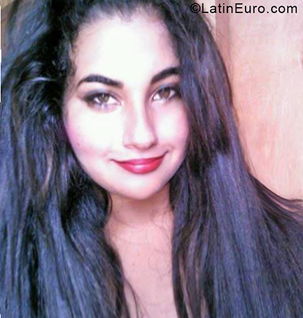 Date this georgeous Venezuela girl Anavelys from Caracas VE1835