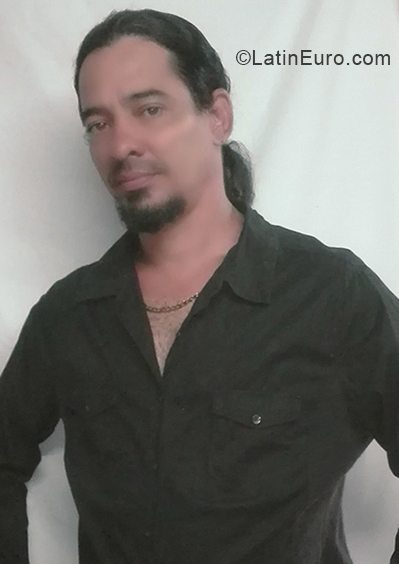 Date this beautiful Cuba man Spiedra from santiago de cuba CU367