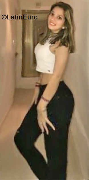 Date this voluptuous Argentina girl April from Buenos Aires AR156