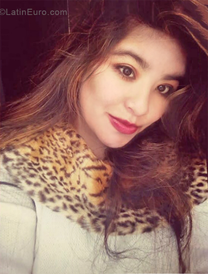 Date this sultry Bolivia girl Scarlet from La Paz BO46