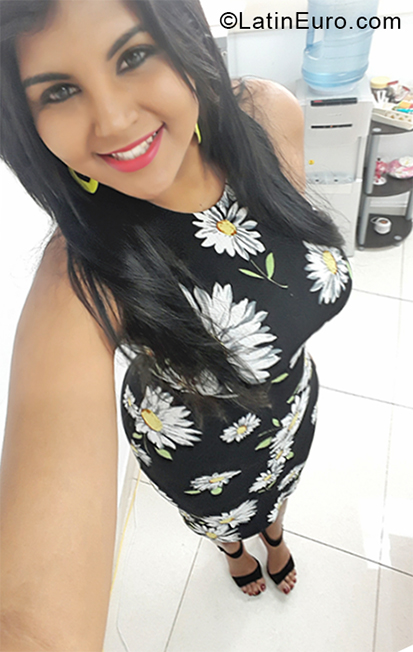 Date this athletic Panama girl Lia from Panama City PA1132