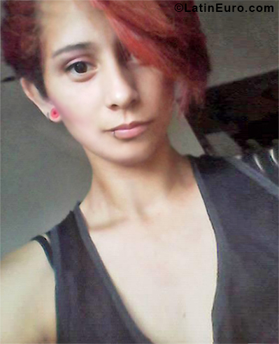 Date this stunning Venezuela girl Yenifer from Maraciabo VE1871