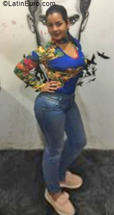 Date this voluptuous Venezuela girl Noralvis from Carora VE1899