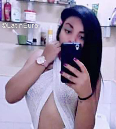 Date this sensual Cuba girl Jennifer from Santa Clara CU394
