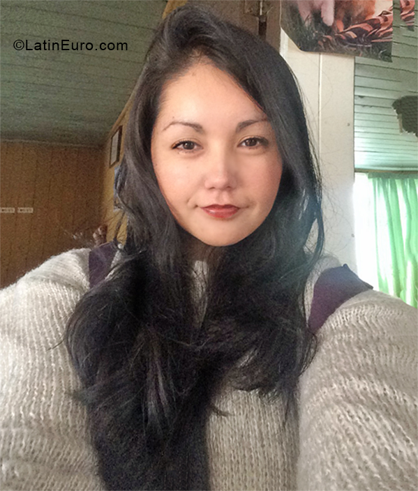 Date this young Chile girl Yazmin from Santiago CL123