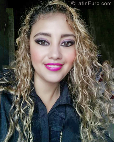 Date this sultry Ecuador girl Mabel from Machala EC286