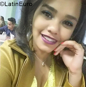Date this gorgeous Brazil girl Mah from Mogin Guacu BR10705