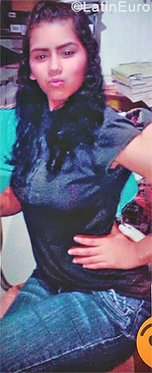 Date this sultry Venezuela girl Nayarlin from Caracas VE1977