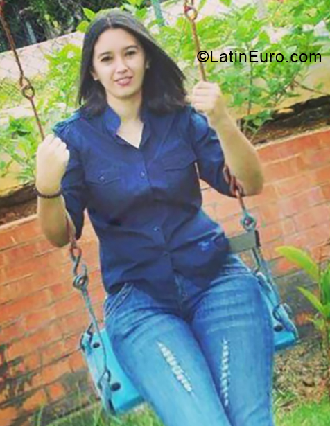 Date this nice looking Venezuela girl Marilyn from Barquisimeto VE2000