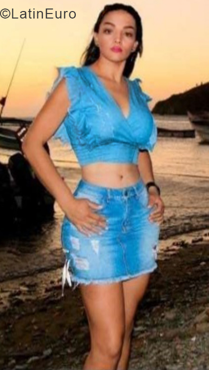 Date this young Colombia girl Paola from Santa Marta CO24607