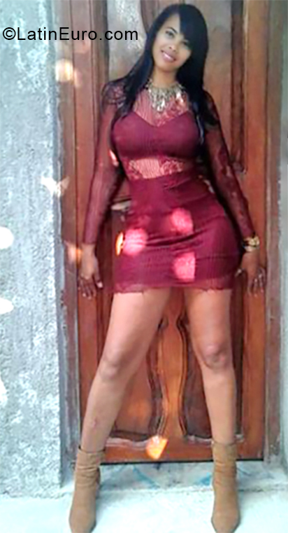 Date this foxy Cuba girl Kairoko from Santiago De Cuba CU443