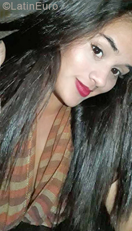 Date this foxy Ecuador girl Dayanna from Quito EC293