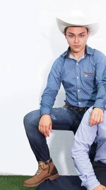 Date this tall Mexico man Pedro from Puebla MX1618