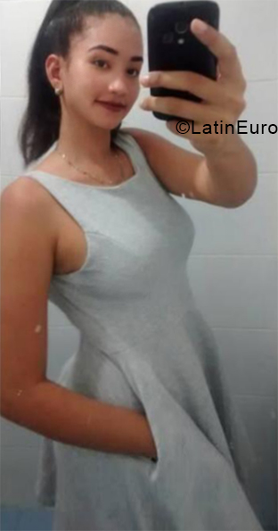 Date this cute Colombia girl Maria from Santa Marta CO24798