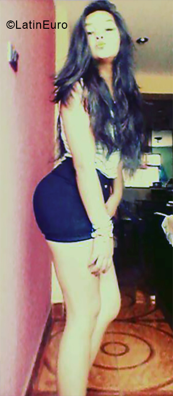 Date this cute Peru girl Anghela from Lima PE1340