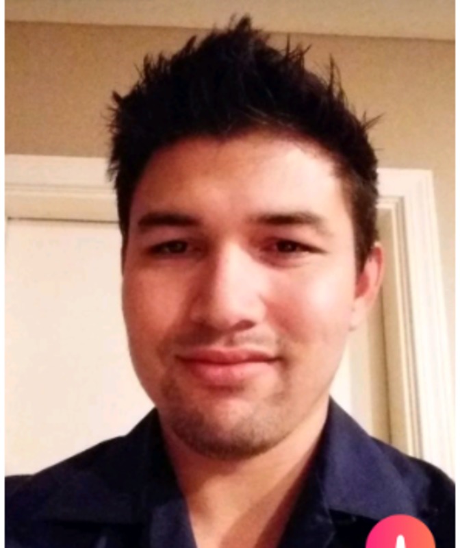 Date this happy United States man Israel from Irvine US19757