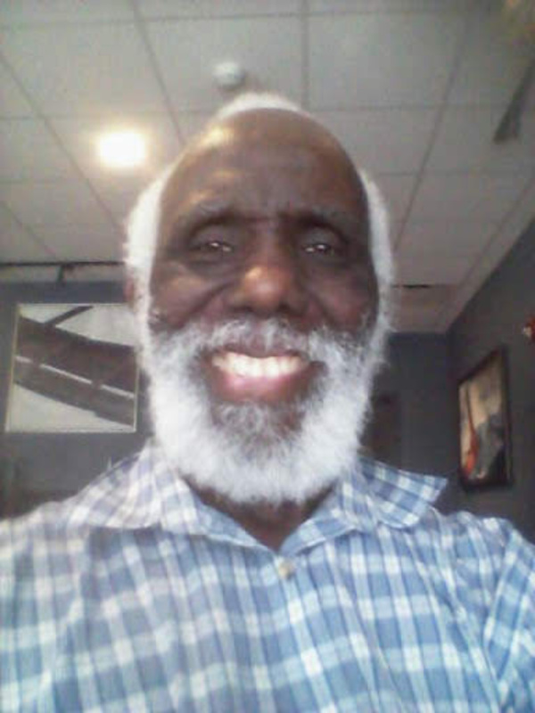 Date this foxy United States man Alexandet from Hines US19764