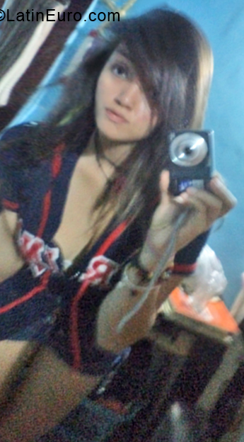 Date this athletic Venezuela girl Marivi from Caracas VE2137