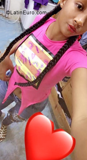 Date this stunning Dominican Republic girl Danylis from San Pedro De Macoris DO34063