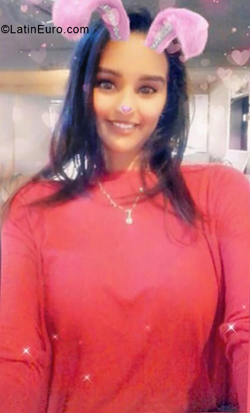 Date this sensual Venezuela girl Maurine from Carupano VE2193