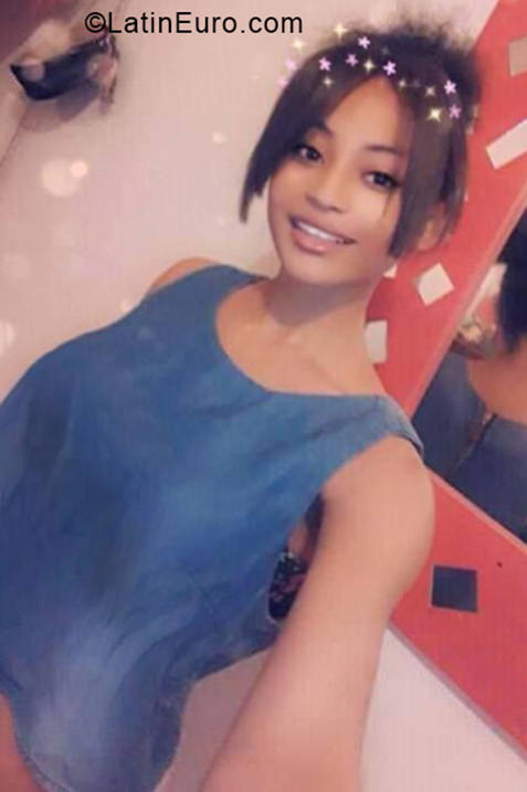 Date this funny Panama girl Angela from Panama PA1283