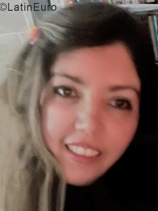 Date this passionate Venezuela girl Iris from Caracas VE2211