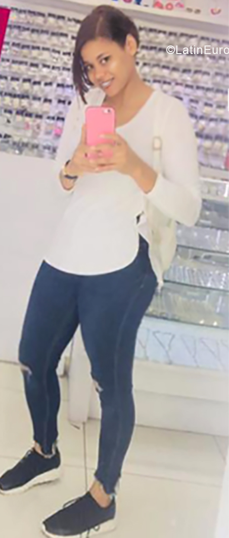 Date this beautiful Dominican Republic man Monse from santo domingo DO34276