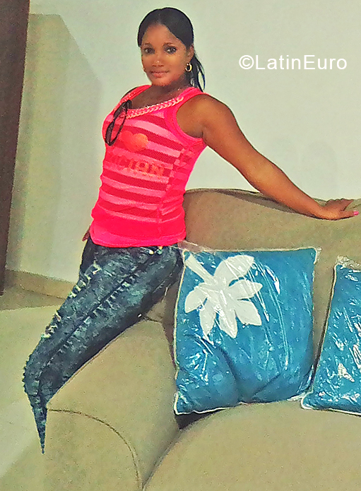 Date this pretty Cuba girl Daliana from Santiago de Cuba CU499