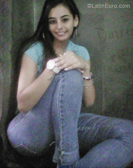 Date this beautiful Venezuela girl Yari from Caracas VE2262