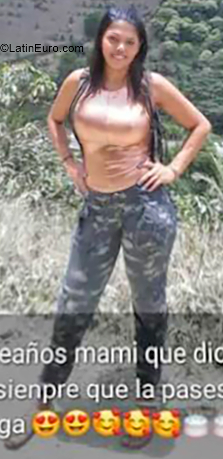 Date this young Venezuela girl Yorsit from Caracas VE2297