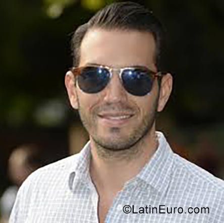 Date this charming Argentina man Max from Buenos Aires AR187