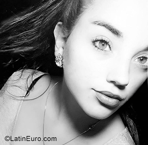 Date this good-looking Argentina girl Abril from Cordoba AR190