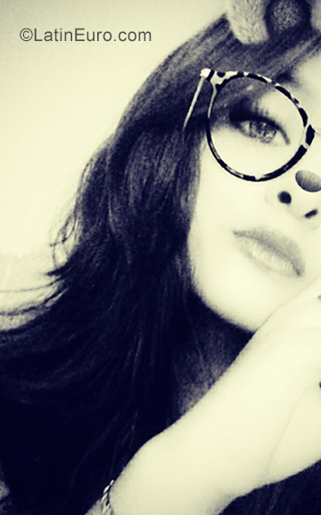 Date this athletic Ecuador girl Jamileth from Portoviejo EC327