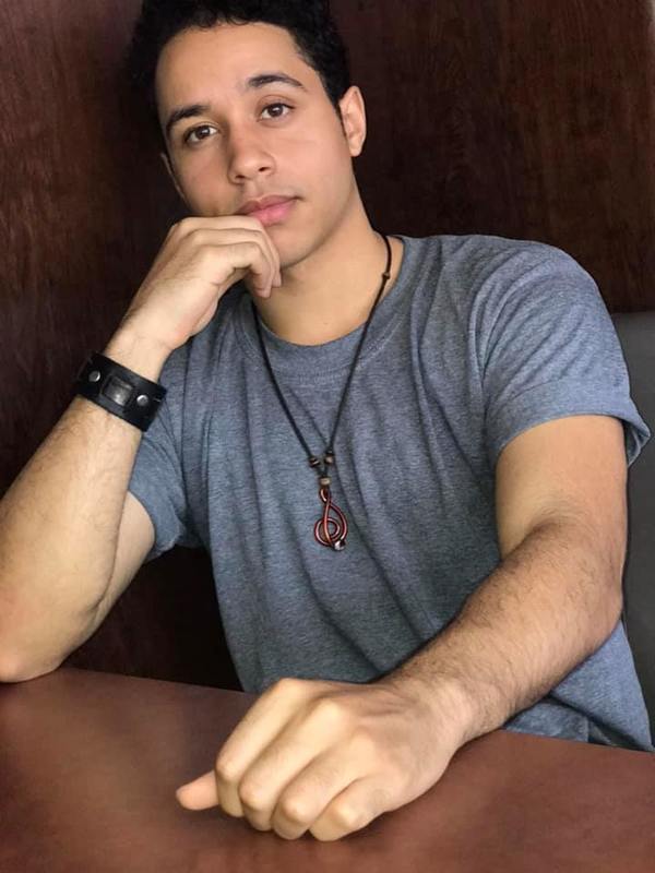 Date this nice looking Dominican Republic man Reymond from Santo Domingo DO34978