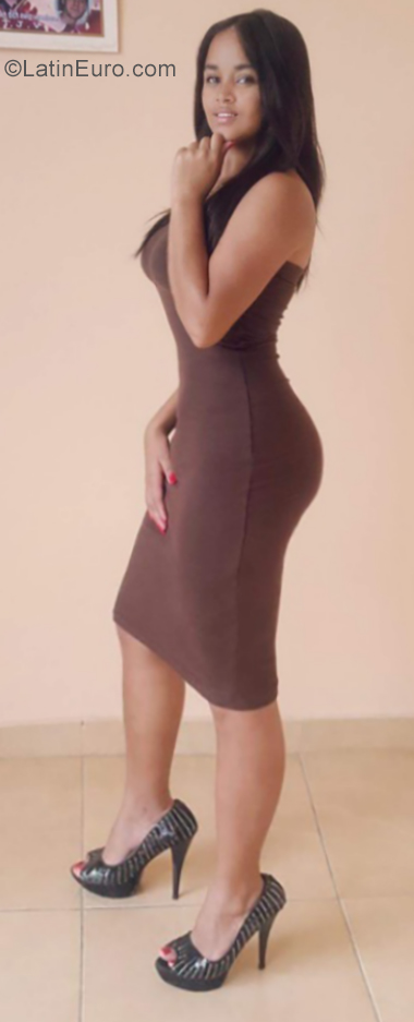 Date this passionate Dominican Republic girl Rosa from Bonao DO35007