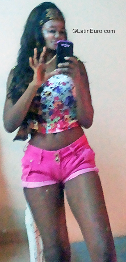 Date this stunning Colombia girl Lucia from Pereira CO25483