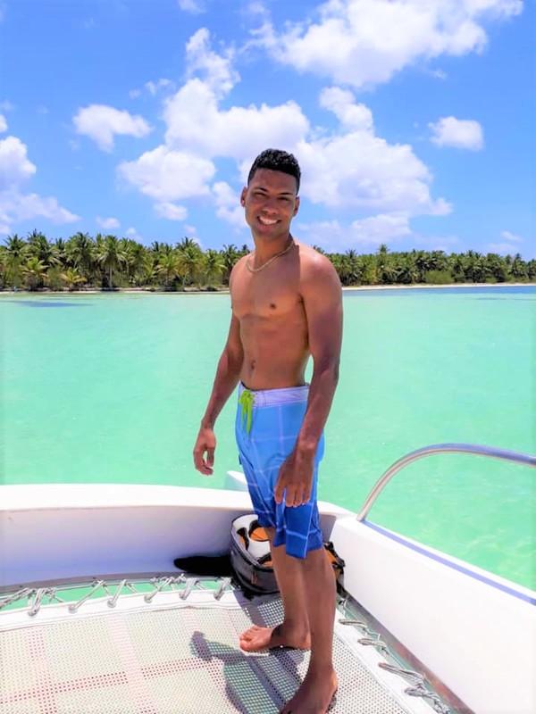 Date this lovely Dominican Republic man Victor from San Rafael Del Yuma DO35068