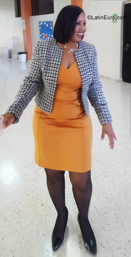 Date this young Dominican Republic girl Yesica from San Pedro de Macoris DO35106