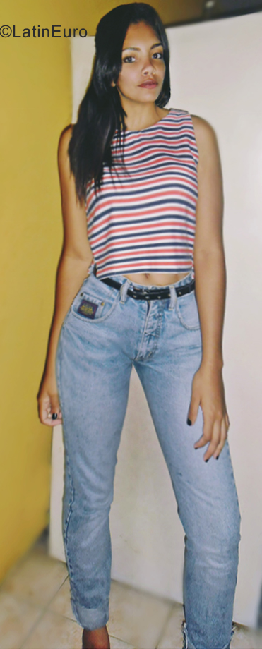 Date this voluptuous Venezuela girl Luisa from Puerto Ordaz VE2488