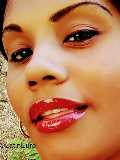 Date this happy Cuba girl Regla from Santiago de Cuba CU716