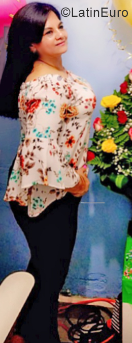 Date this delightful Honduras girl Elizabeth from San Pedro Sula HN2667