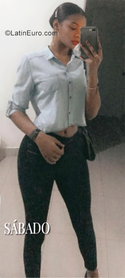 Date this foxy Dominican Republic girl Griselda from Santiago DO37491
