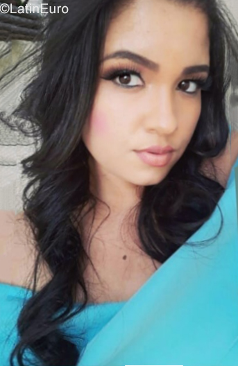 Date this voluptuous Brazil girl Elaine from Jequie BR10859