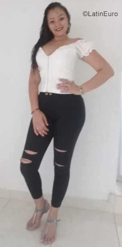 Date this funny Colombia girl Gabriela from Santa Marta CO25702