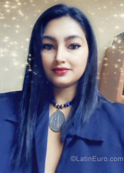 Date this good-looking Venezuela girl Rus from Caracas VE2527