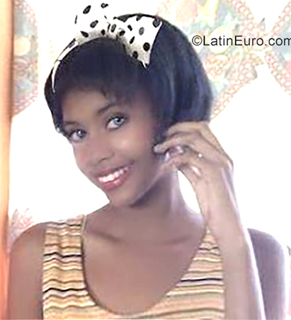 Date this attractive Venezuela girl Yemlin from Caracas VE2540