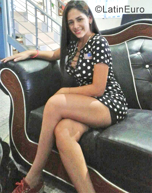 Date this athletic Venezuela girl Maryri from Barinas VE2543