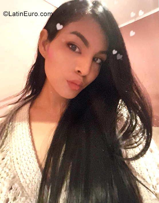 Date this lovely Venezuela girl Monica from Coro VE2549