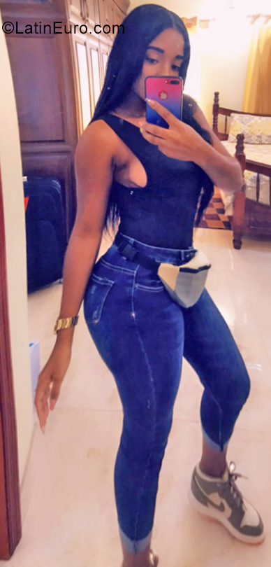 Date this charming Dominican Republic girl Yoniry from San Pedro De Macoris DO35508